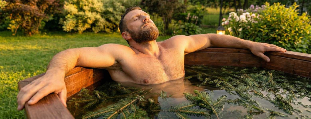 мужчина в чане.jpg